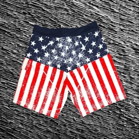 Calhoun Sports Wear Men's USA Distressed Flag Boardshorts Size M NWT - Picture 3 of 5
